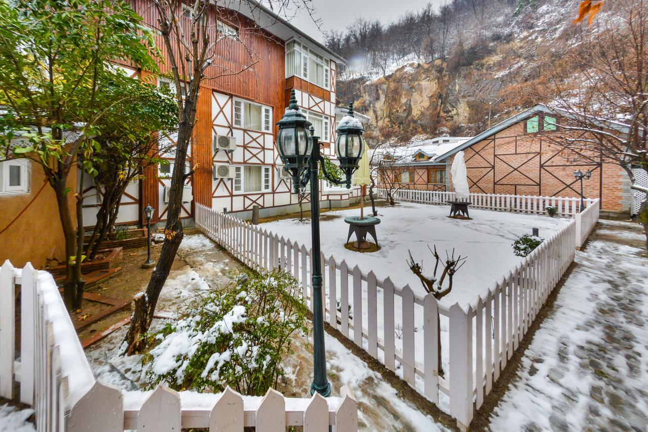 Hotel Metropolis Srinagar  Exterior photo